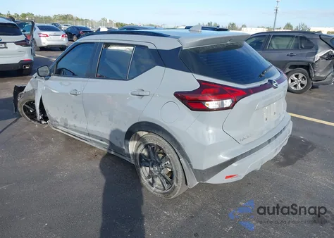 2024 Nissan Kicks Sr Xtronic Cvt z USA, uszkodzony, nr VIN 3N1CP5DV5RL564872